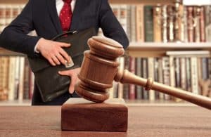La difesa tecnica nel processo tributario: tra obbligatorietà, eccezioni e soggetti abilitati